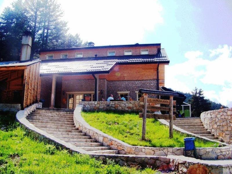 Hotel Snjezna Kuca - Nature Park Of Bosnia Herzegovina Padezina Bagian luar foto